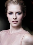 ������������� ��������� ���� � �������� �������� �� Artistry