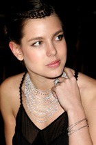  :   (Charlotte Casiraghi)
