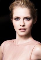 ARTISTRY Youth Xtend - ����� ����� �������������� �������