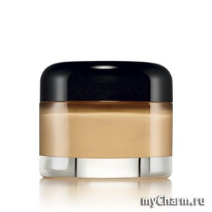 Oriflame / Тональная основа Giordani Gold Rejuvenation Foundation