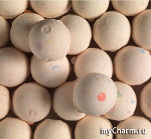 Lush / Бомба для ванны Яйцо дракона