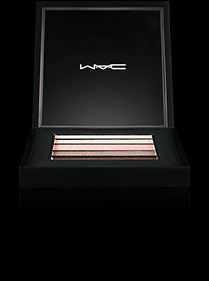 MAC Cosmetics /  Veluxe Pearlfusion Shadow: Peachluxe