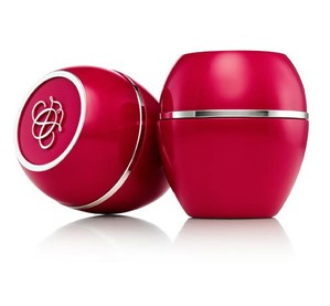 Oriflame /   Tender Care Cherry Protecting Balm