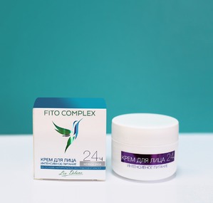 Liv Delano / Fito Complex      24 /