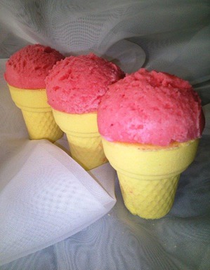 "Мыловаров" / Клубничное мороженое для ванны