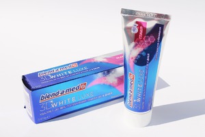        Blend-a-med 3D White Luxe