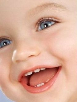 Белоснежная улыбочка или как научить ребенка чистить зубки