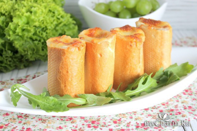 Хлебные бочонки с курицей и грибами