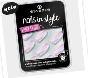 Essence /   Nails in Style