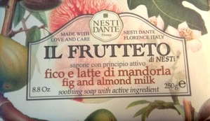 Nesti Dante /  il frutetto fico e latte di mandorla fig and almond milk