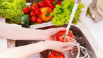 Гастроэнтеролог рассказала о правилах мытья овощей и фруктов