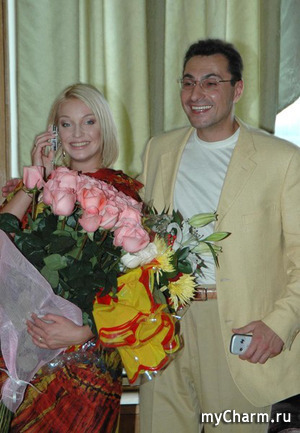 Бывший супруг Анастасии Волочковой стал мужем телеведущей Елены Николаевой