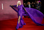 На премьере фильма "Дом Gucci" Леди Гага эпатировала публику слишком откровенным нарядом